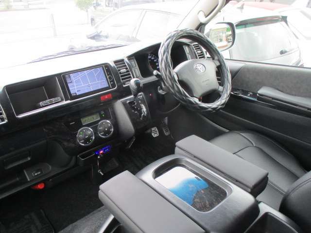 Toyota Hiace 12