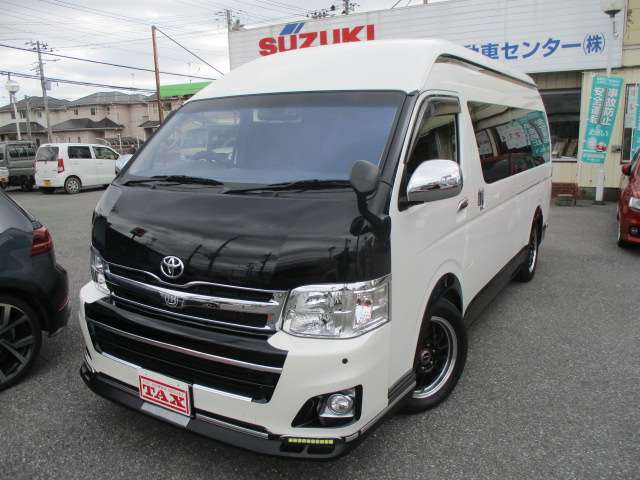 Toyota Hiace 4