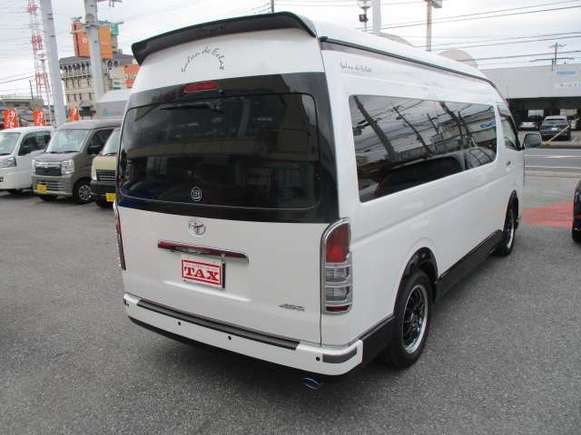 Toyota Hiace 9