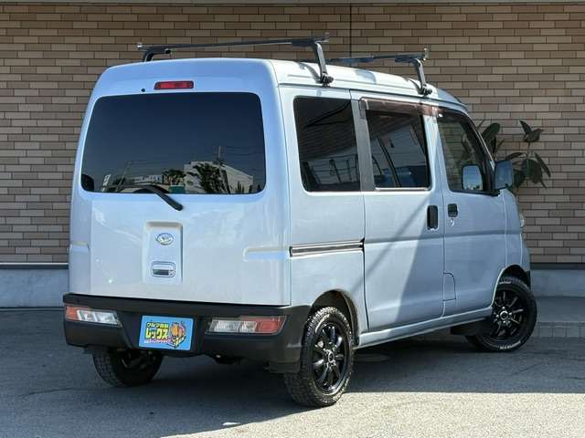 Daihatsu Hijet Cargo 7