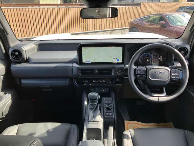 Toyota Land Cruiser FJ 2