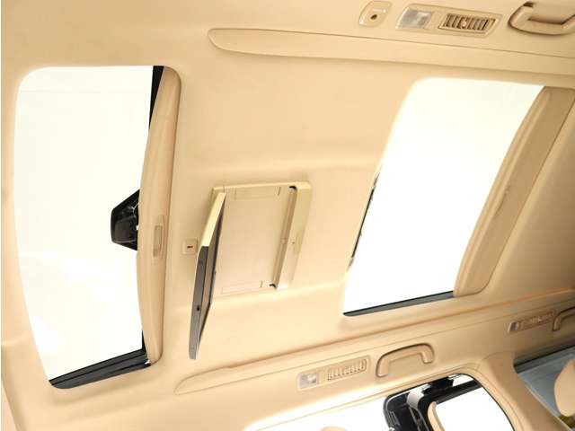 Toyota Alphard 2