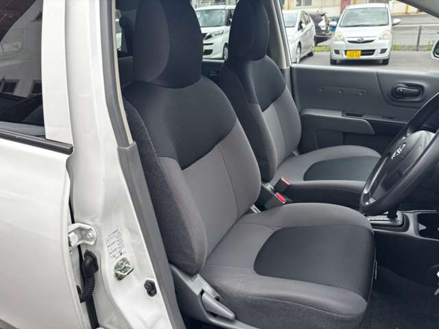 Nissan AD 5