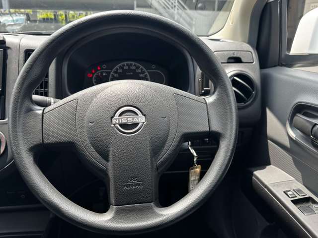 Nissan AD 10