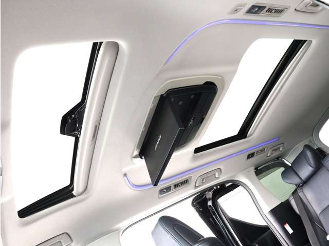 Toyota Alphard 2