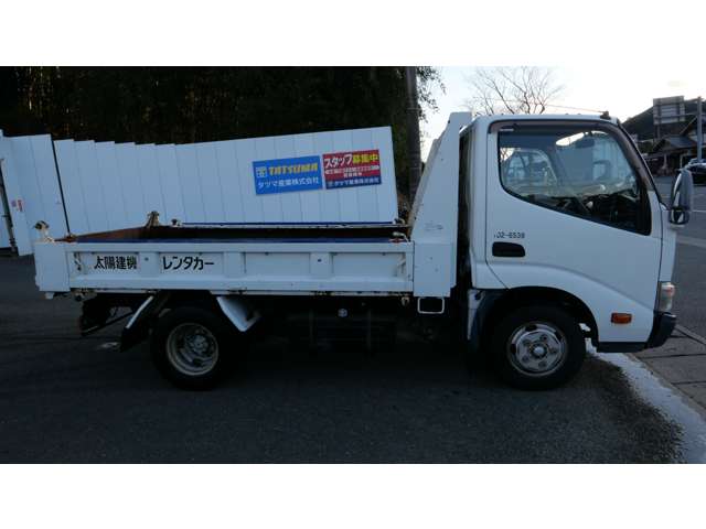 Hino Dutro 4