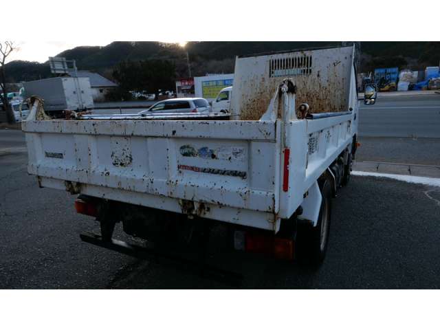 Hino Dutro 6