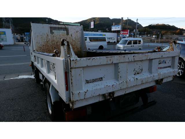 Hino Dutro 9