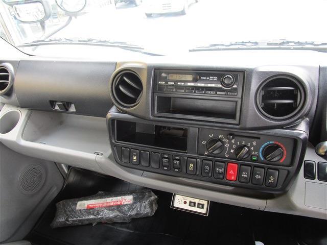 Hino Dutro 11