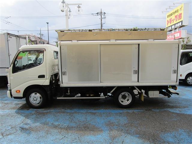 Hino Dutro 4