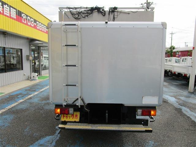 Hino Dutro 5