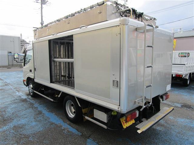 Hino Dutro 7