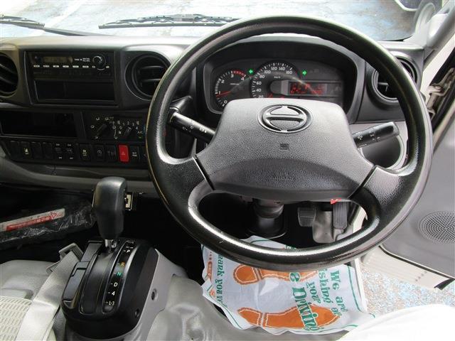 Hino Dutro 10