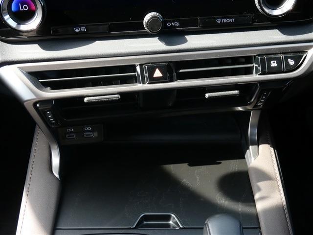 Lexus RX 9