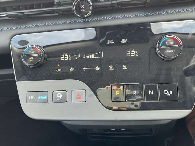 Nissan Serena 12