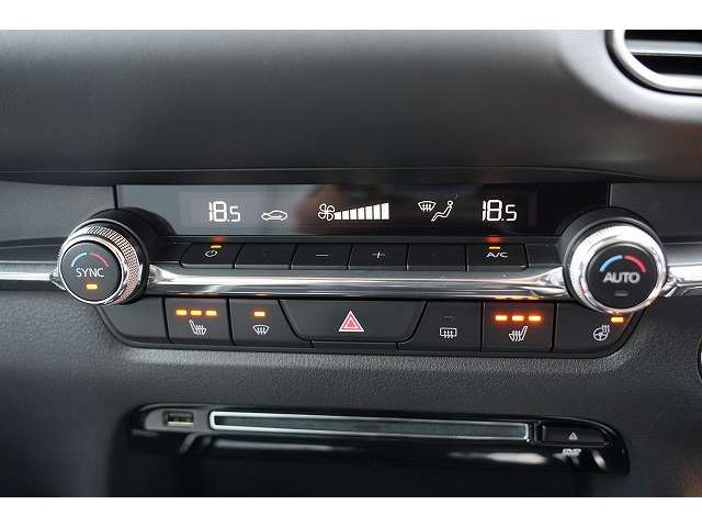 Mazda CX-30 11