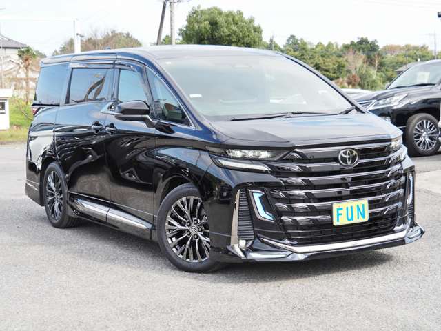 Toyota Vellfire 3