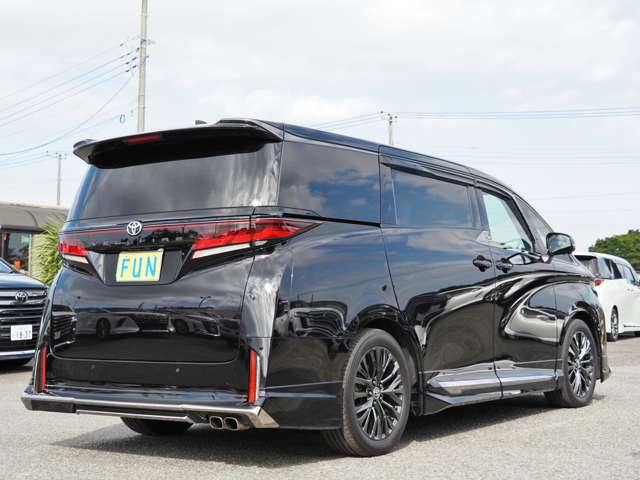 Toyota Vellfire 5