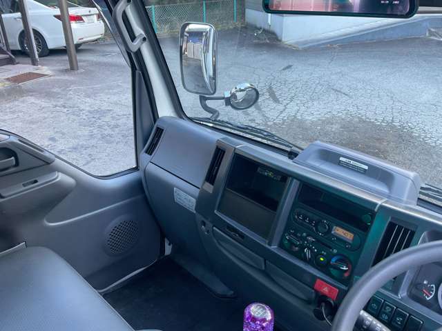 Isuzu Elf 11