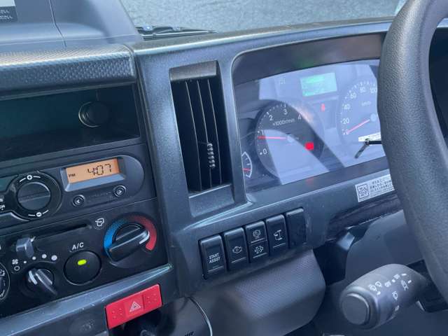 Isuzu Elf 7