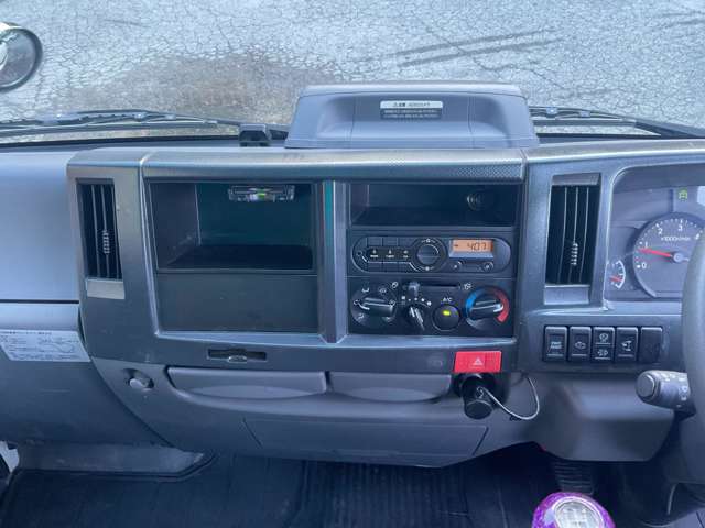 Isuzu Elf 8