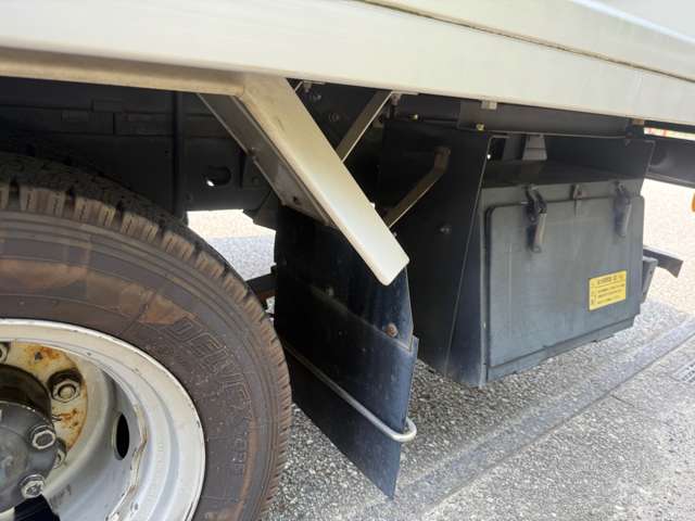 Isuzu Elf 11