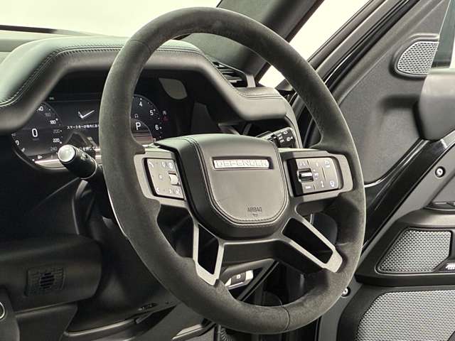 Land Rover Defender 4