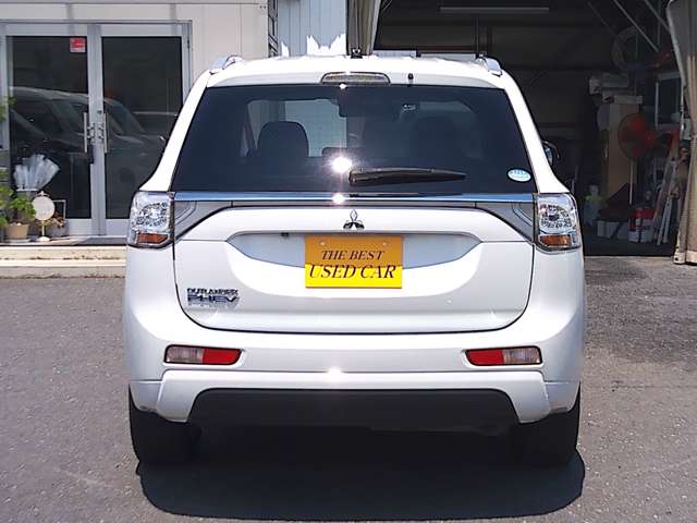 Mitsubishi Outlander PHEV 11