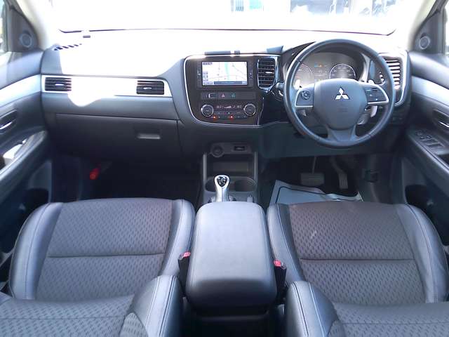 Mitsubishi Outlander PHEV 2