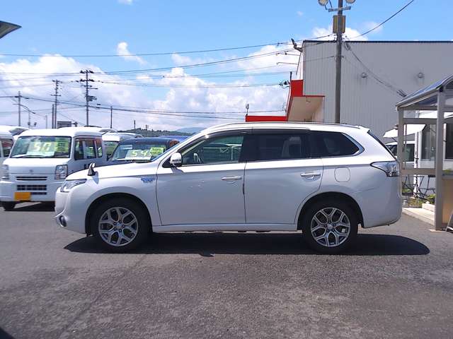 Mitsubishi Outlander PHEV 8
