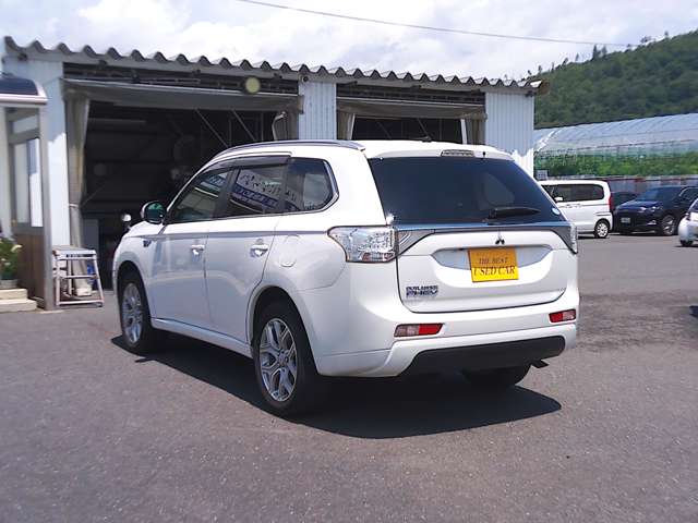 Mitsubishi Outlander PHEV 10