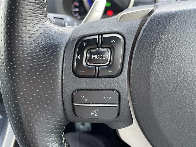 Lexus NX 11