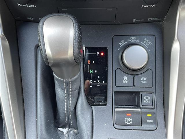 Lexus NX 8