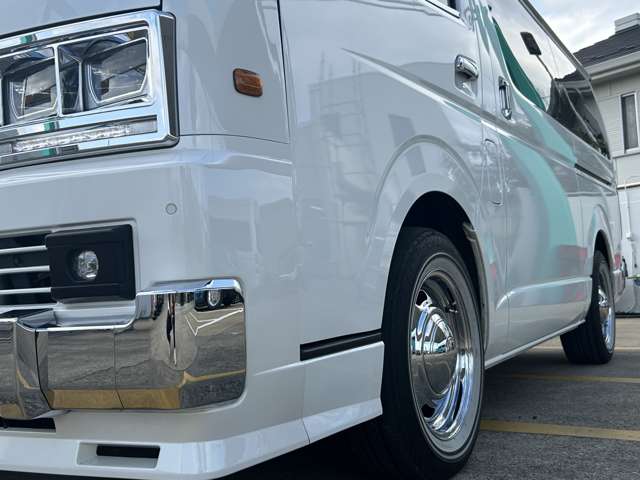 Toyota Hiace Van 11