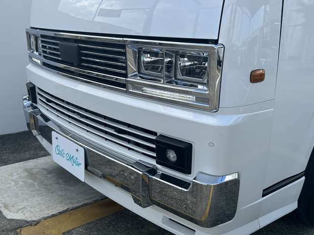 Toyota Hiace Van 10
