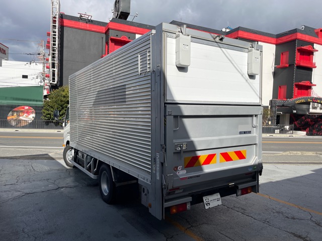 Hino Dutro Hybrid 3