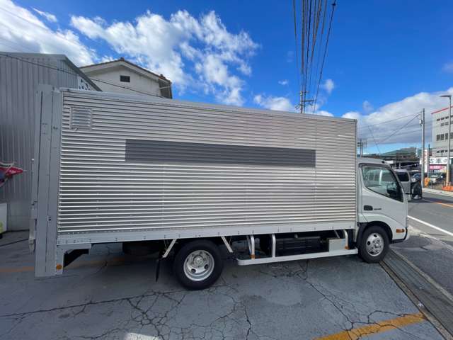 Hino Dutro Hybrid 6