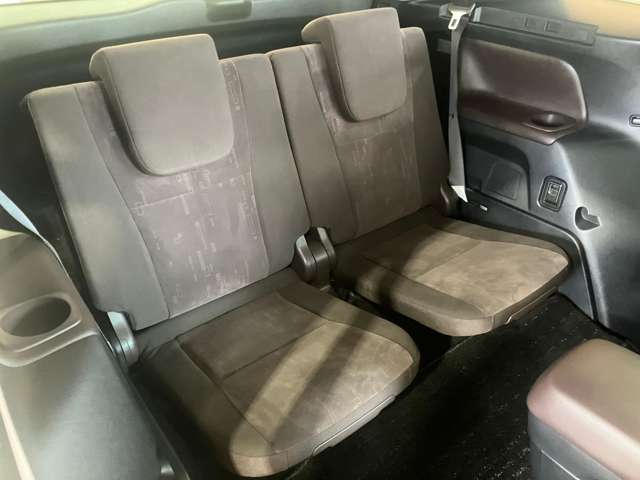 Toyota Mark X ZiO 8