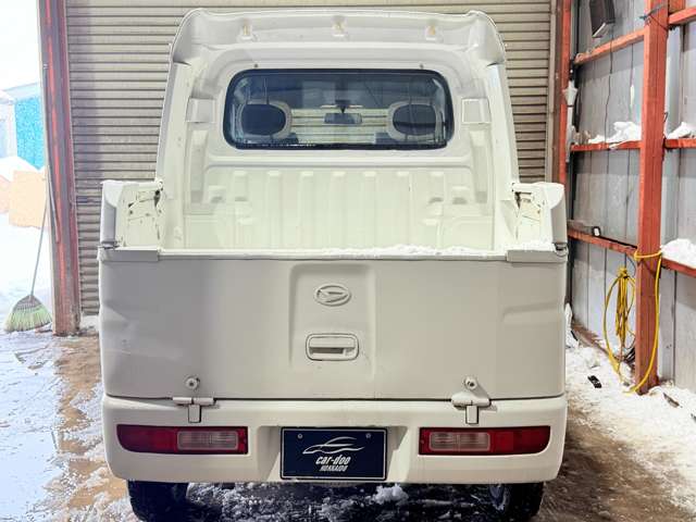 Daihatsu Hijet Deck Van 11