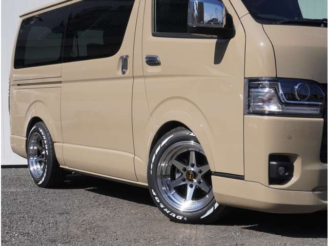 Toyota Hiace Van 7