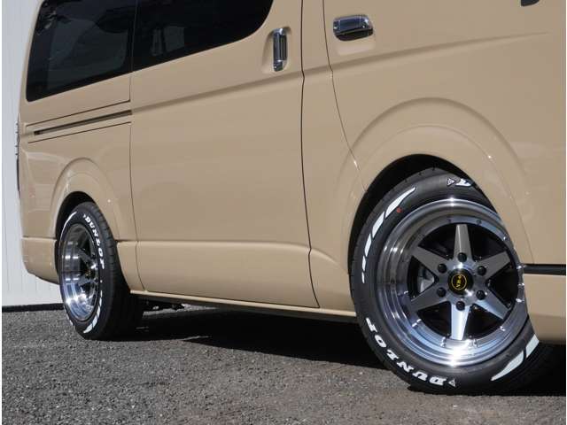 Toyota Hiace Van 9