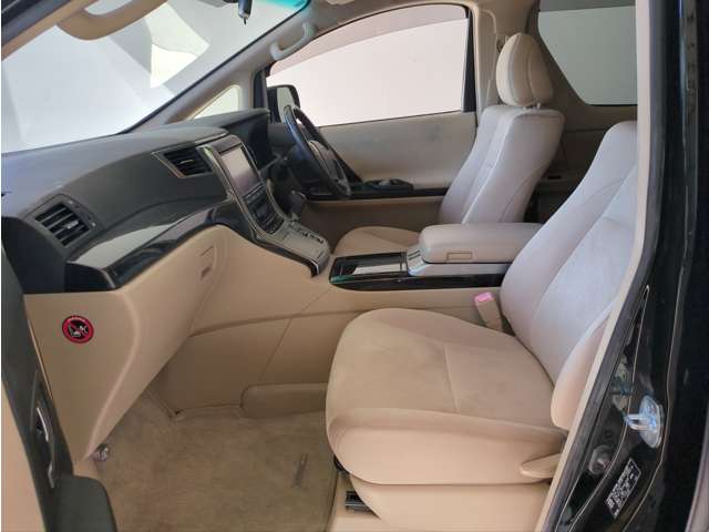 Toyota Alphard Hybrid 9