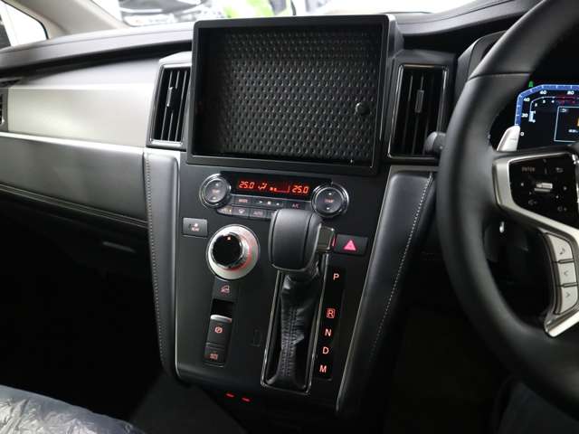 Mitsubishi Delica D:5 12