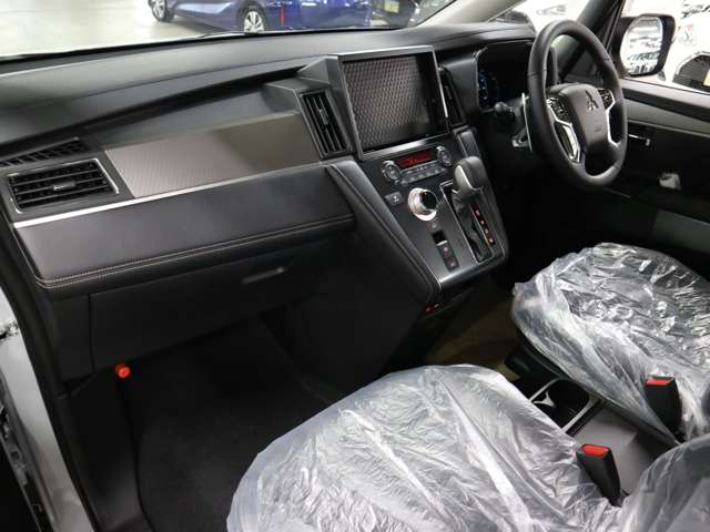 Mitsubishi Delica D:5 11