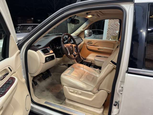 Cadillac エスカレード 6