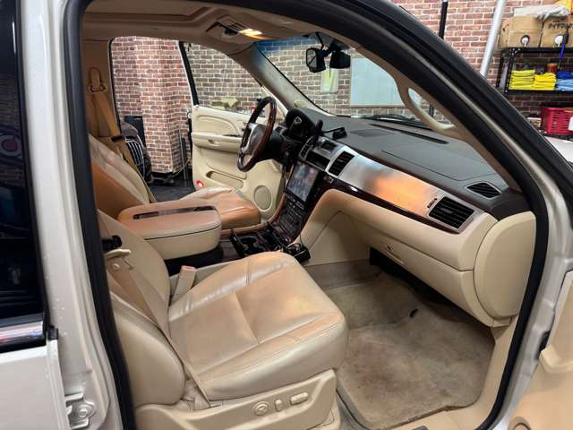 Cadillac エスカレード 7