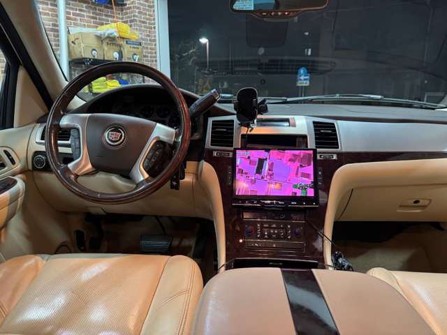 Cadillac エスカレード 8