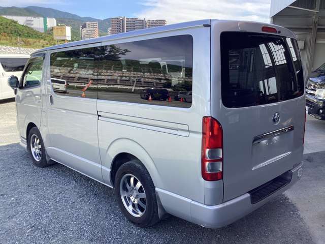 Toyota Hiace Van 3