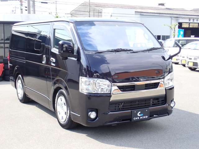Toyota Hiace Van 4
