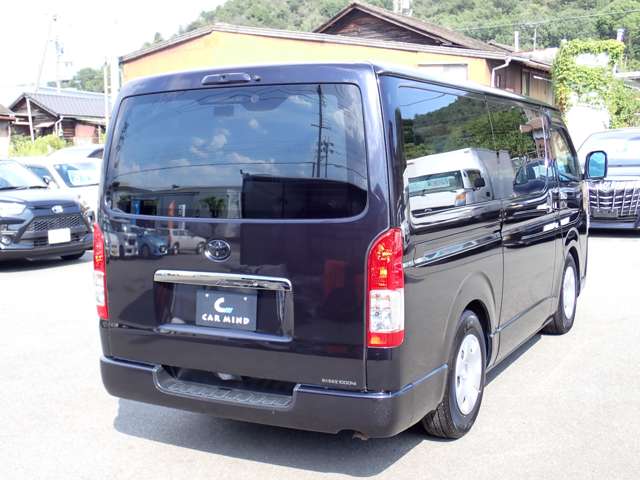 Toyota Hiace Van 6